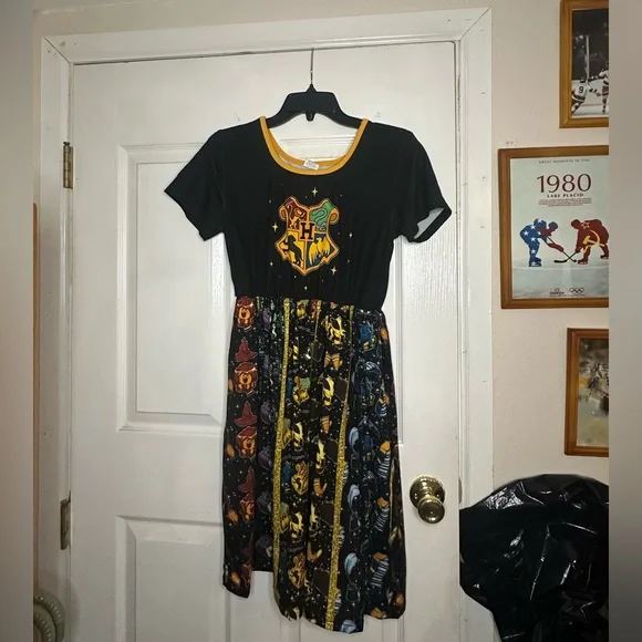 Harry Potter four houses dress! Stretchy, lightweight with pockets!!! - Picture 2 of 2